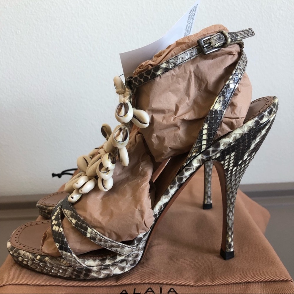 Alaia Python Shell Sandals 40 NIB - Picture 2 of 9